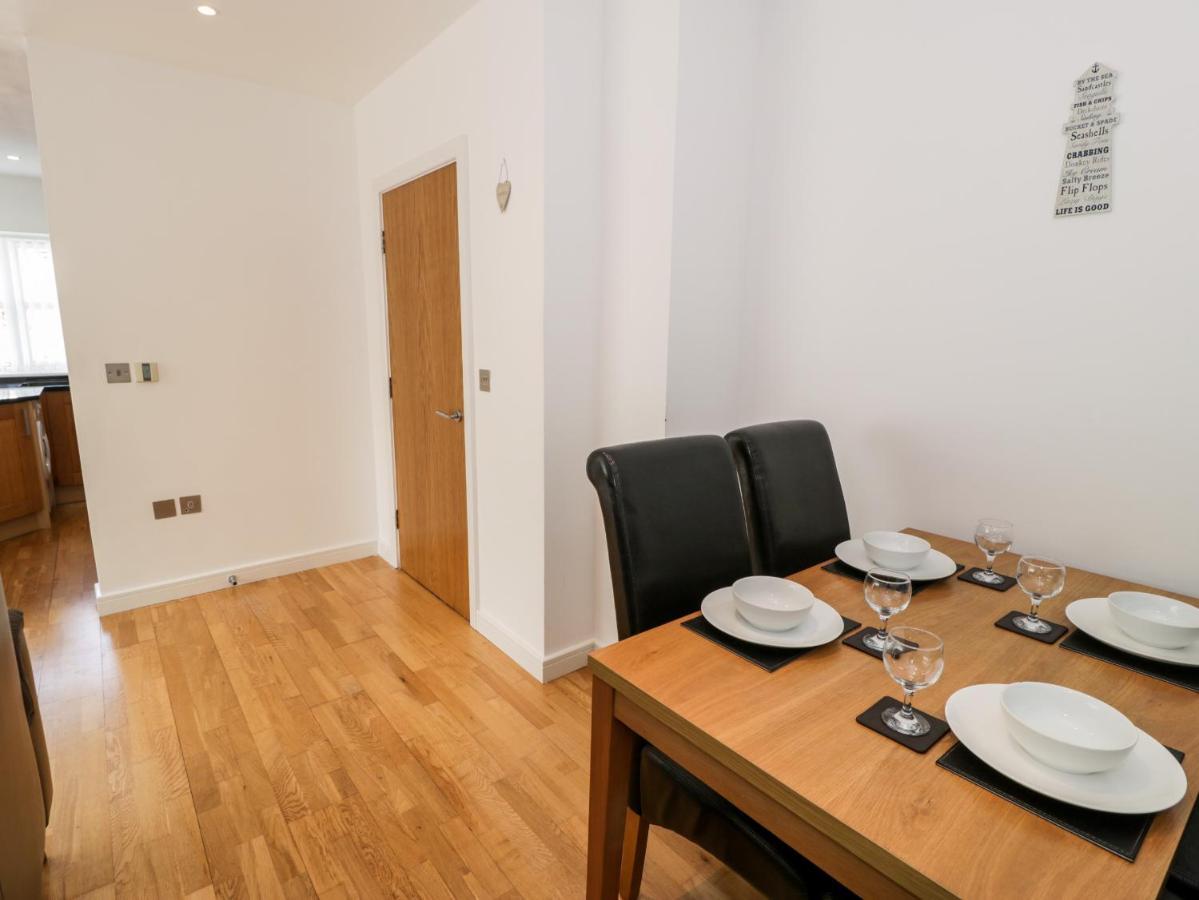 Tides Apartment Benllech Luaran gambar