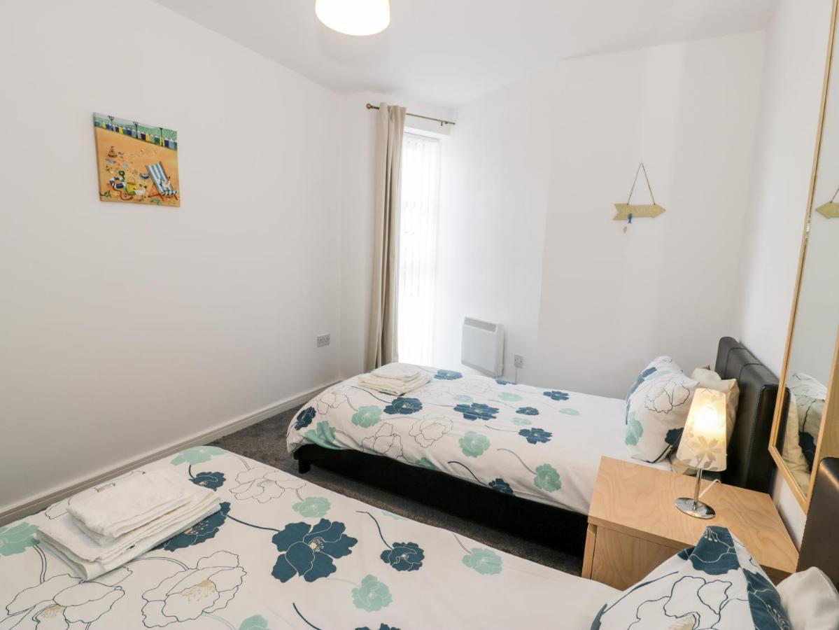 Tides Apartment Benllech Luaran gambar