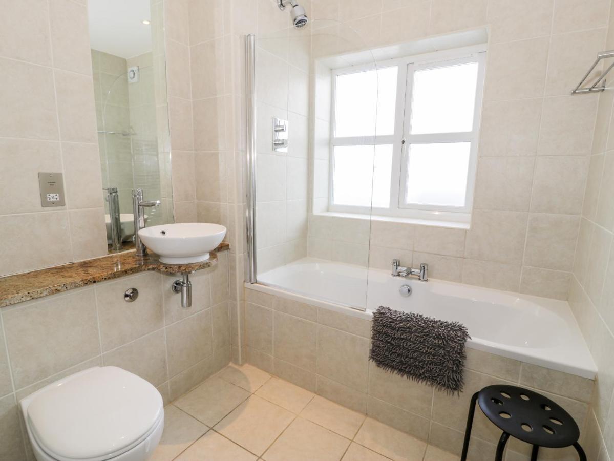 Tides Apartment Benllech Luaran gambar